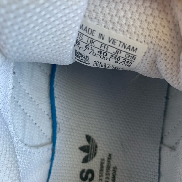 Superstar Adidas Sneakers - Picture 5 of 5